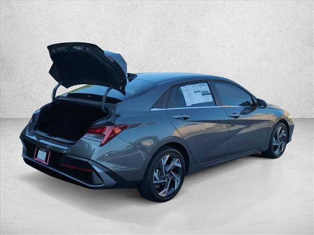 New 2026 Hyundai Elantra Limited FWD image 2