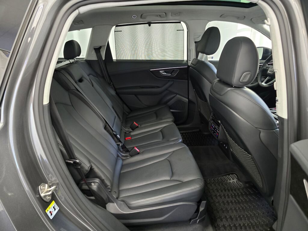 Used 2023 Audi Q7 3.0T Prestige image 23