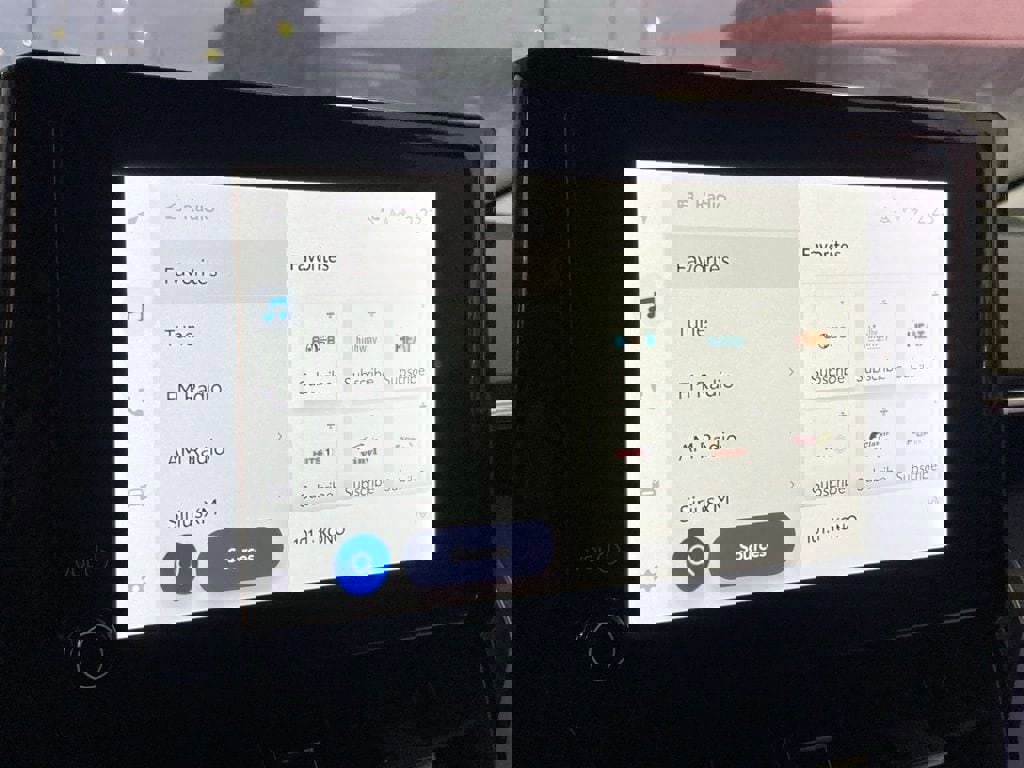 Used 2023 Toyota Corolla LE image 17