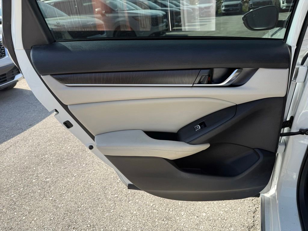 Used 2018 Honda Accord EX-L image 7