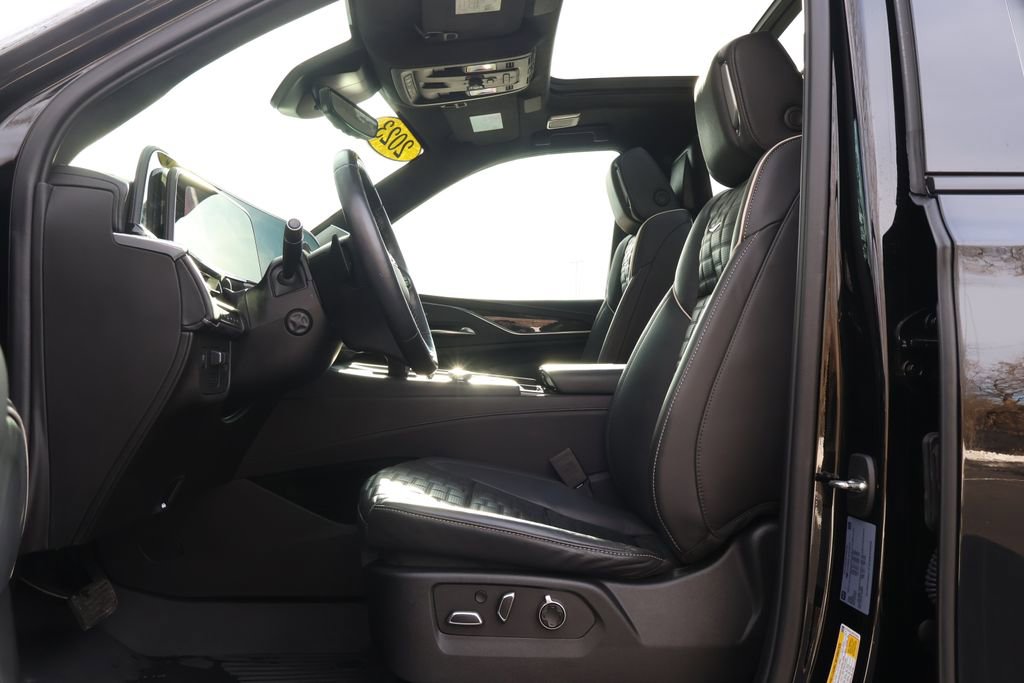 Used 2023 Cadillac Escalade Sport Platinum w/ LPO, ONYX Package image 35