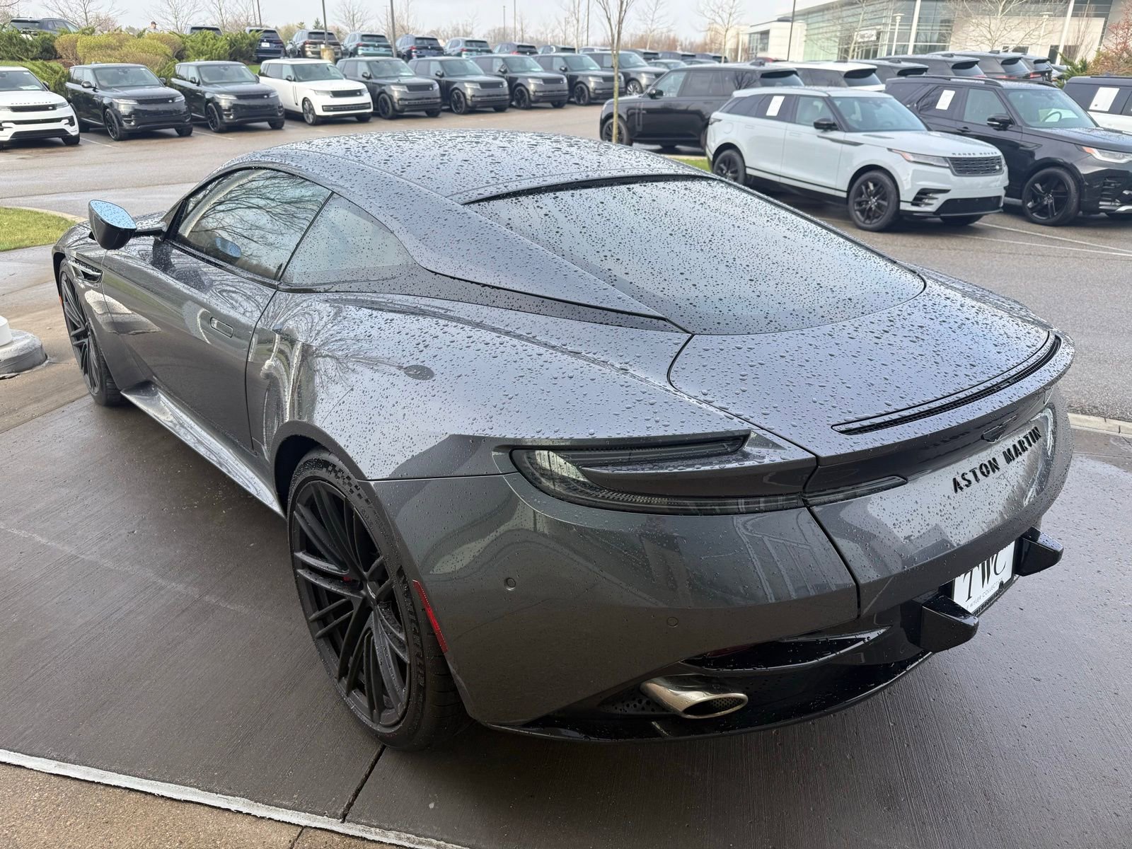 Used 2024 Aston Martin DB12 Coupe image 7