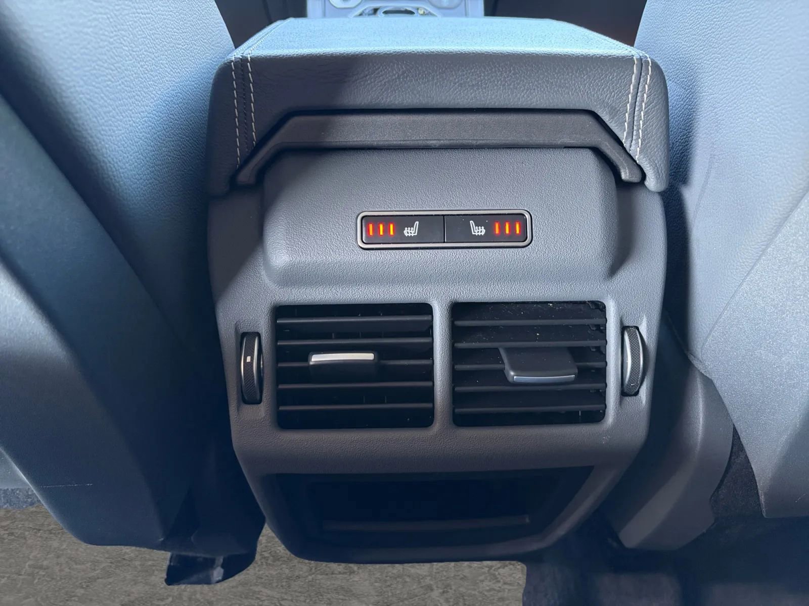 Used 2019 Land Rover Range Rover Evoque SE Premium image 45