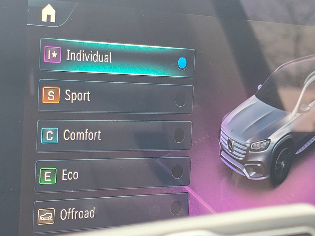 Used 2026 Mercedes-Benz GLS 450 4MATIC image 33