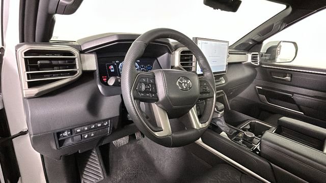 Used 2025 Toyota Tundra Limited AWD/4WD image 14