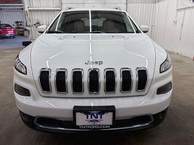 Used 2017 Jeep Cherokee Limited w/ Luxury Group AWD/4WD image 3