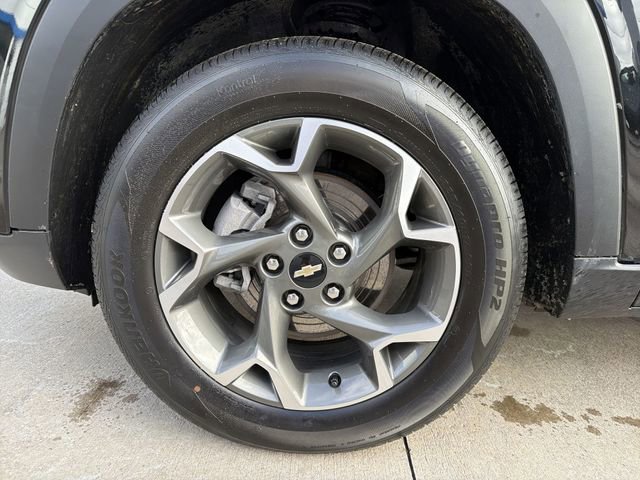 Used 2025 Chevrolet Trax LT w/ Driver Confidence Package image 12
