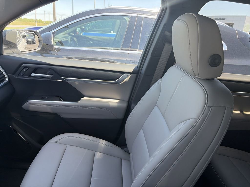 Used 2024 GMC Acadia Elevation AWD/4WD image 23