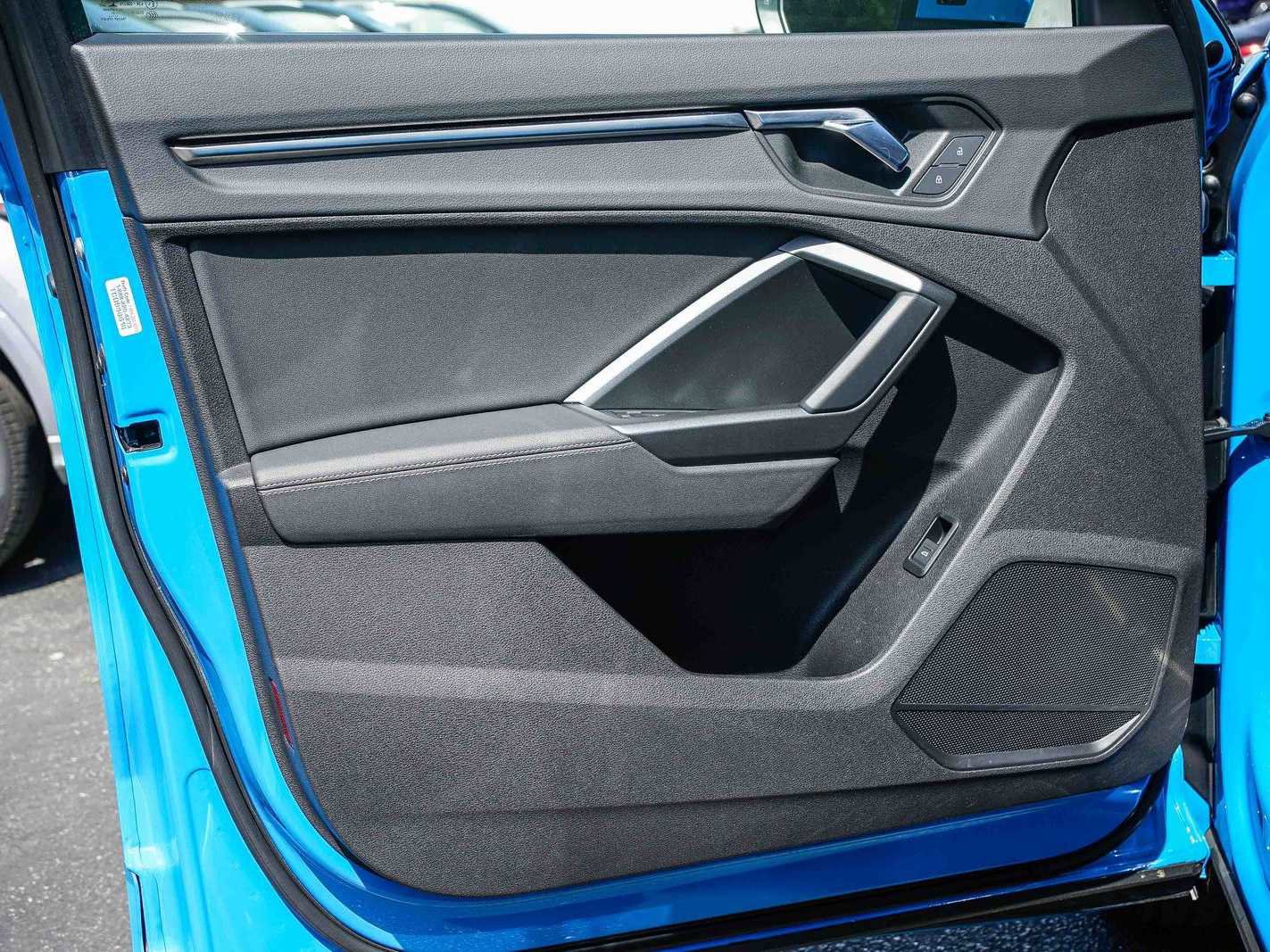 Used 2022 Audi Q3 2.0T Premium w/ Black Optic Sport Package image 19