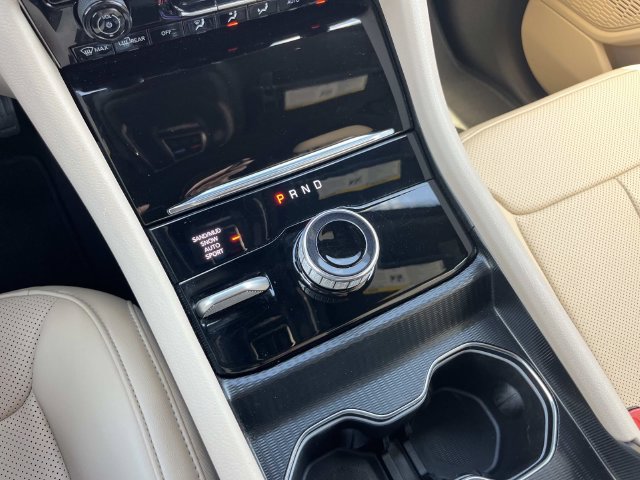Certified 2025 Jeep Grand Cherokee L Limited w/ Luxury Tech Group II AWD/4WD image 35