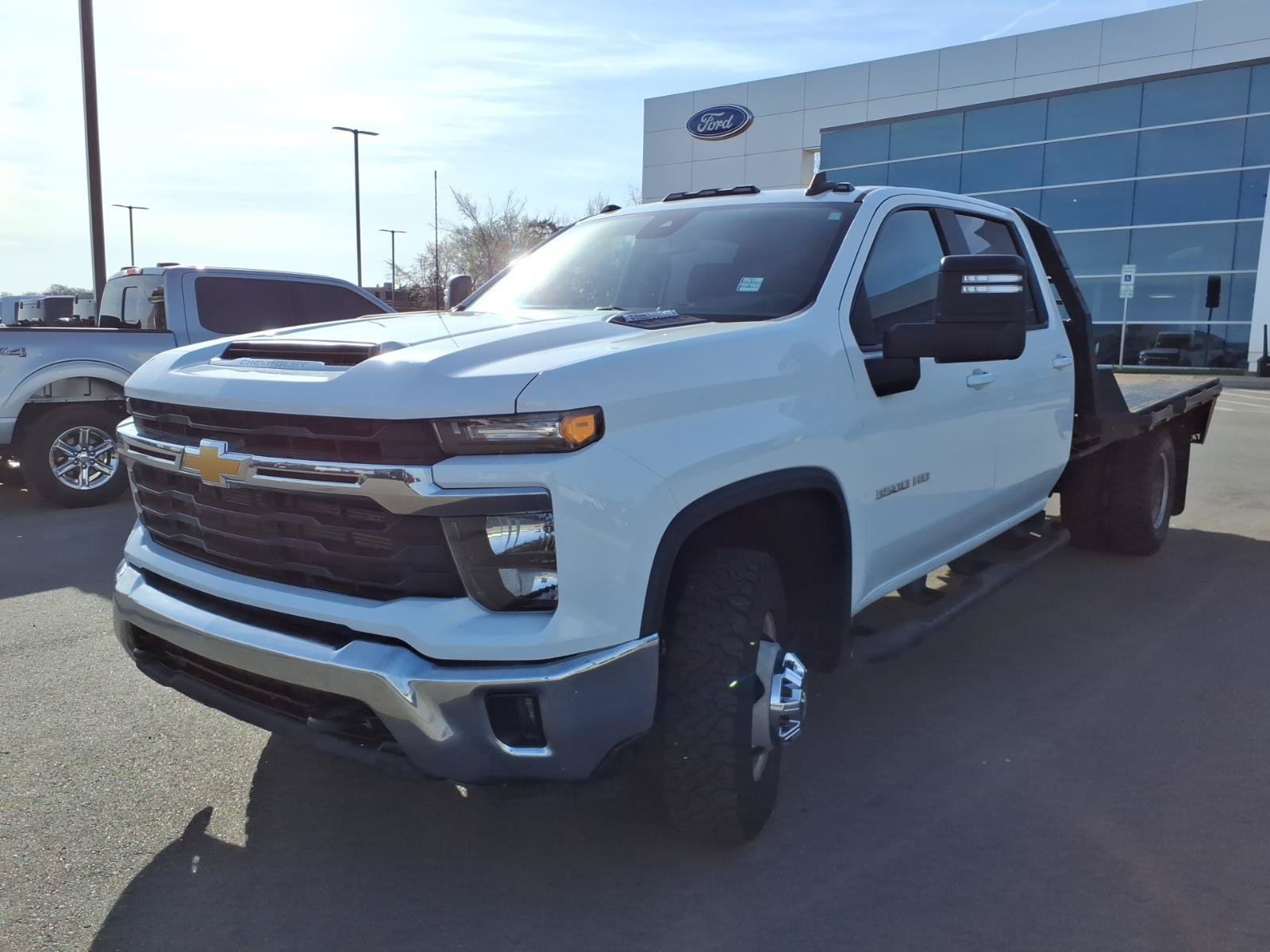 Used 2024 Chevrolet Silverado 3500 LT w/ Convenience Package AWD/4WD image 7