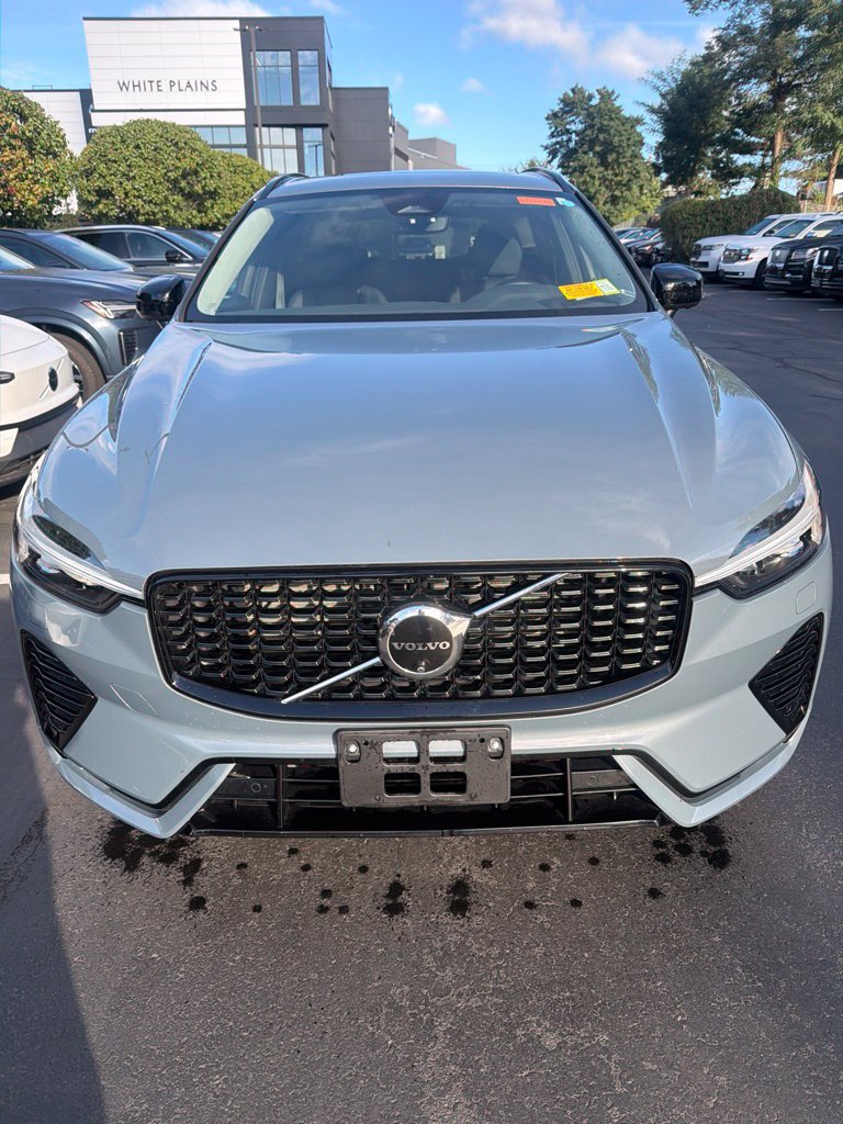 Used 2024 Volvo XC60 B5 Plus w/ Climate Package AWD/4WD image 5