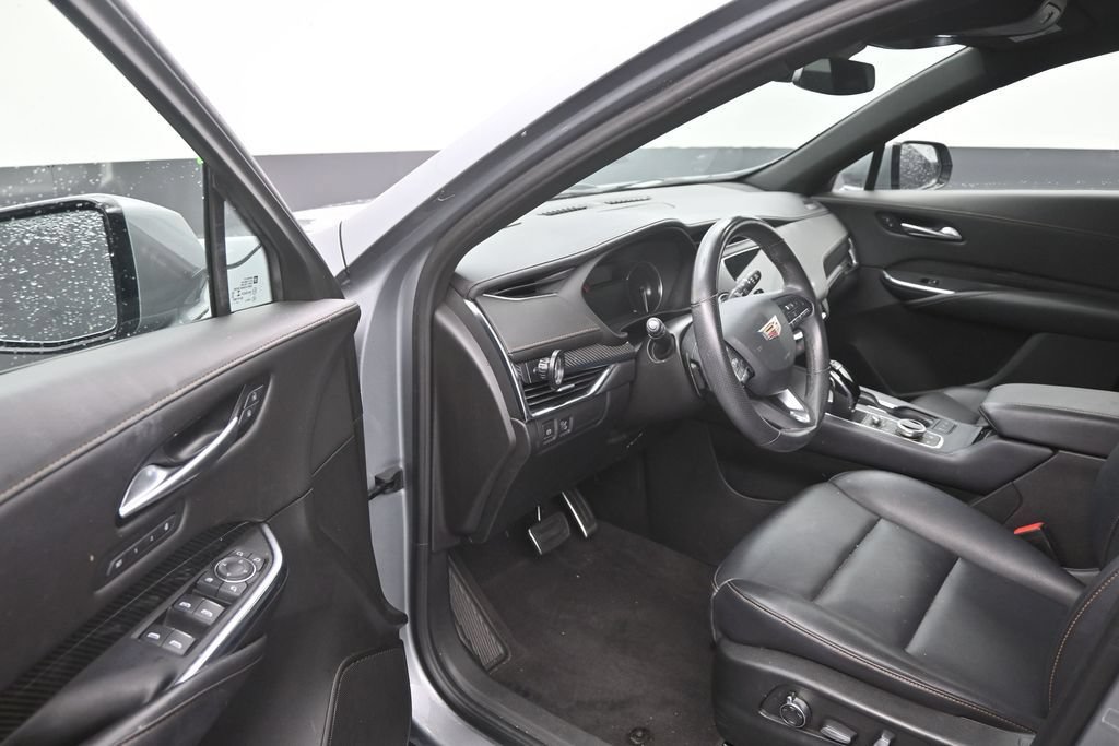 Used 2023 Cadillac XT4 Sport FWD image 11