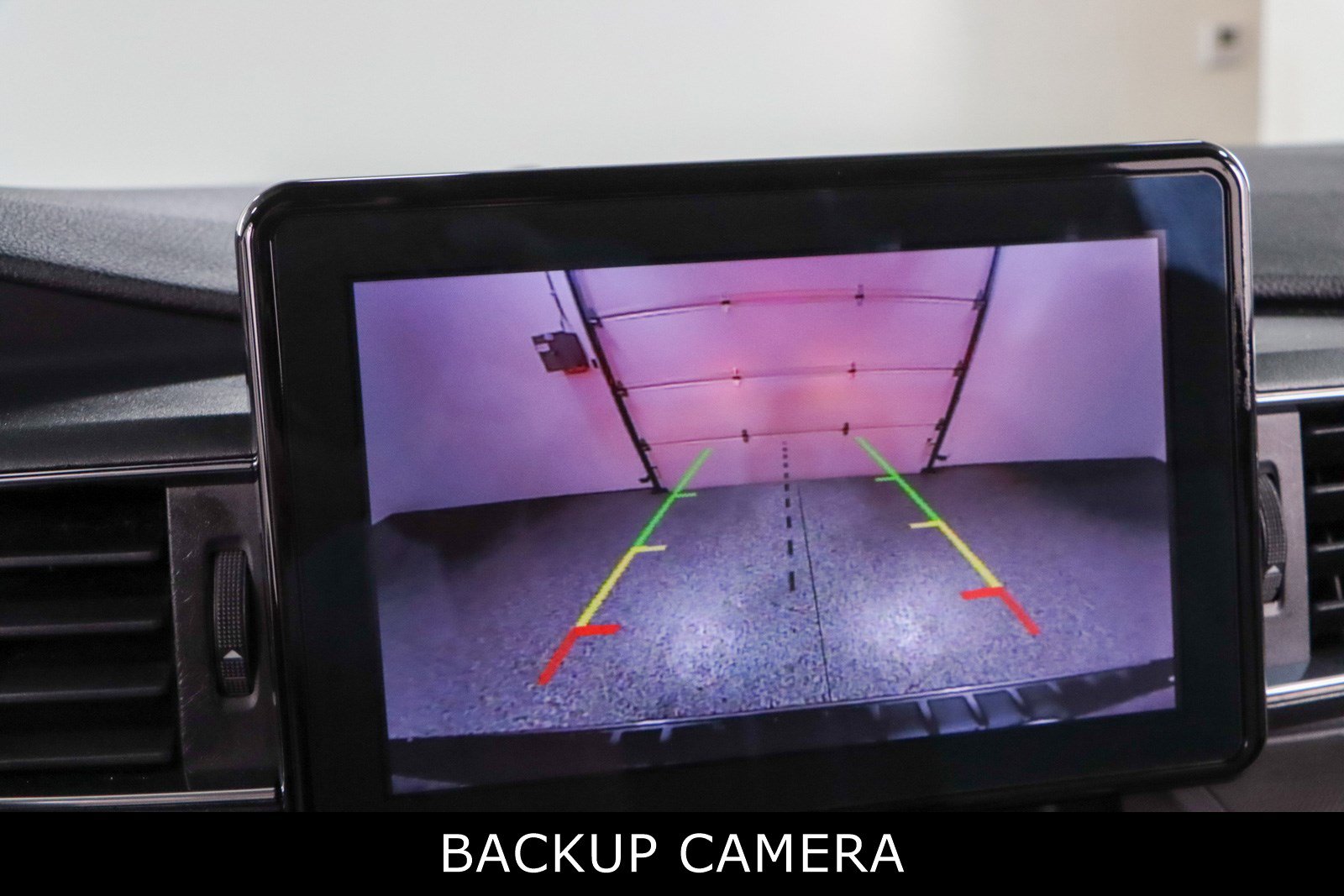 Used 2023 Ford Explorer XLT w/ Equipment Group 202A image 18