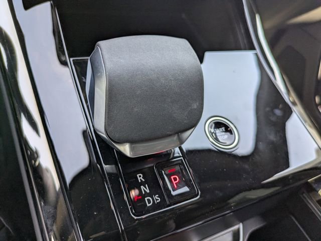 Used 2025 Land Rover Range Rover Sport S image 18