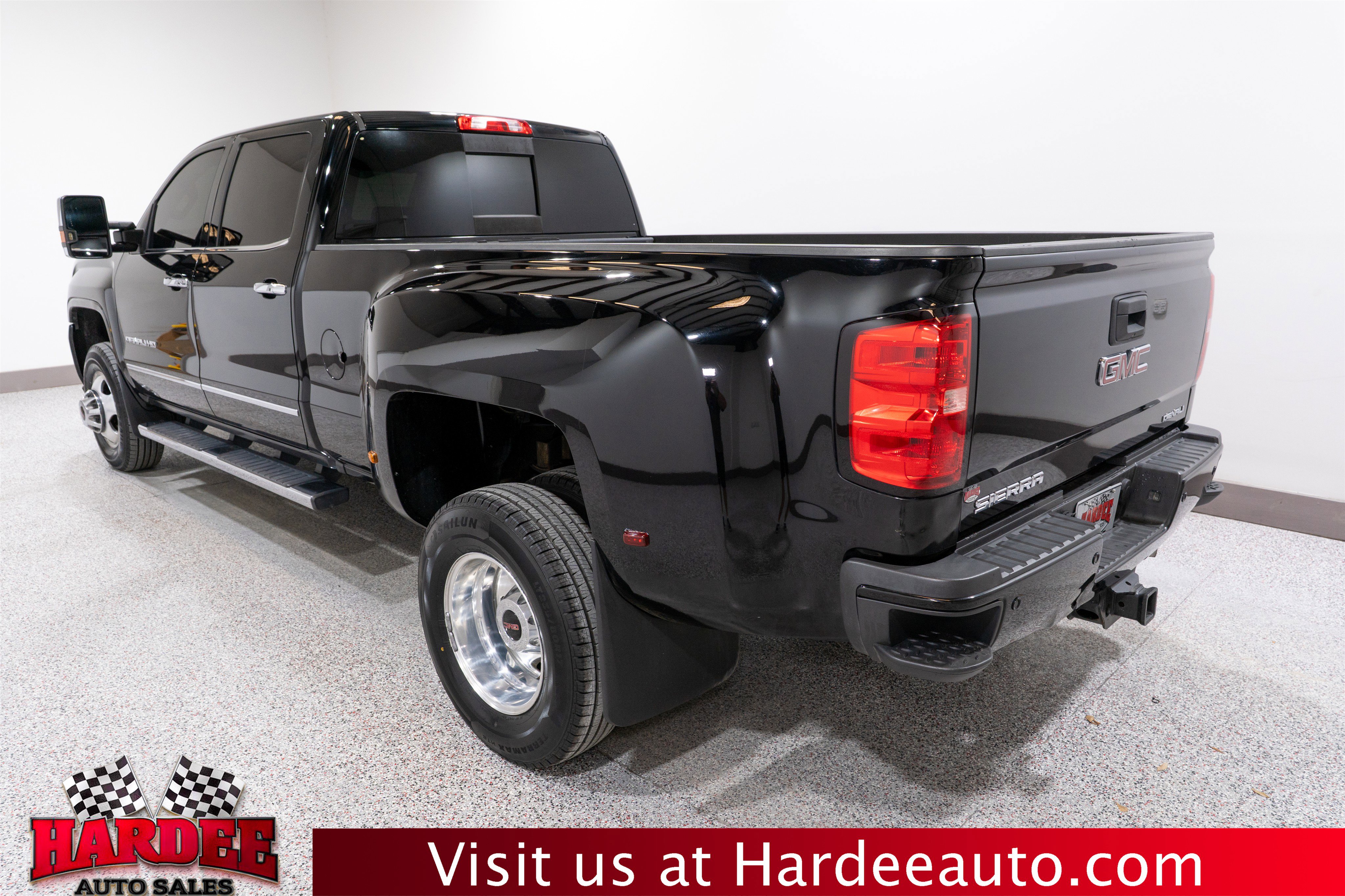 Used 2018 GMC Sierra 3500 Denali w/ Duramax Plus Package AWD/4WD image 3