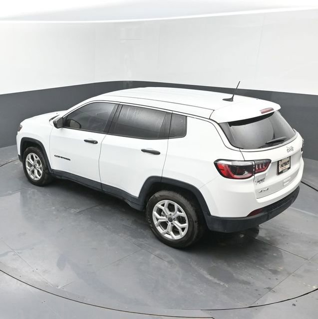 Used 2025 Jeep Compass Sport AWD/4WD image 32
