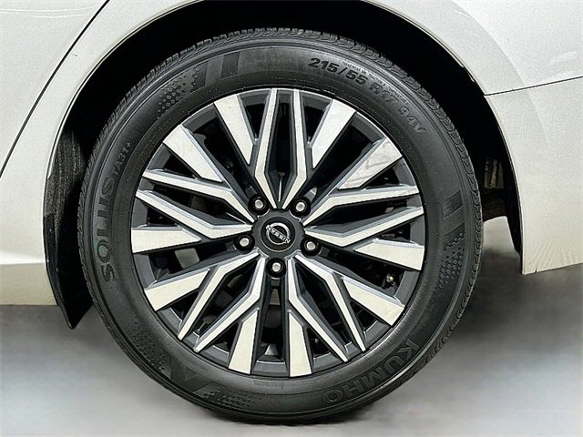 Used 2024 Nissan Altima 2.5 SV image 28