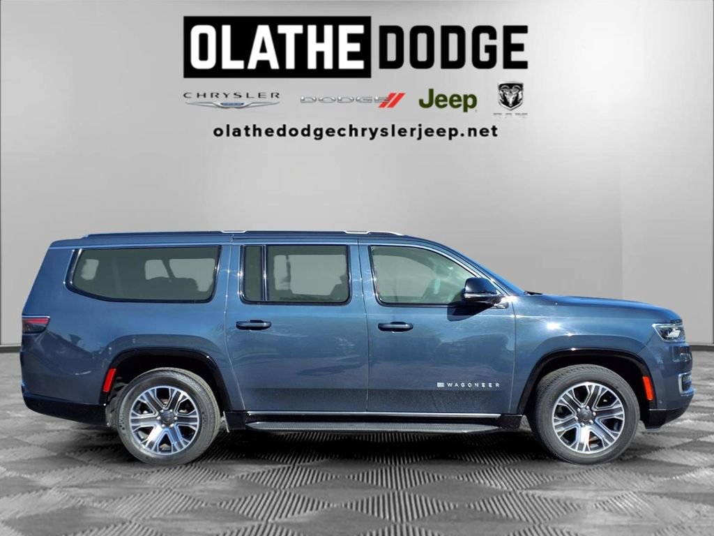 Used 2023 Jeep Wagoneer L Series II AWD/4WD image 30