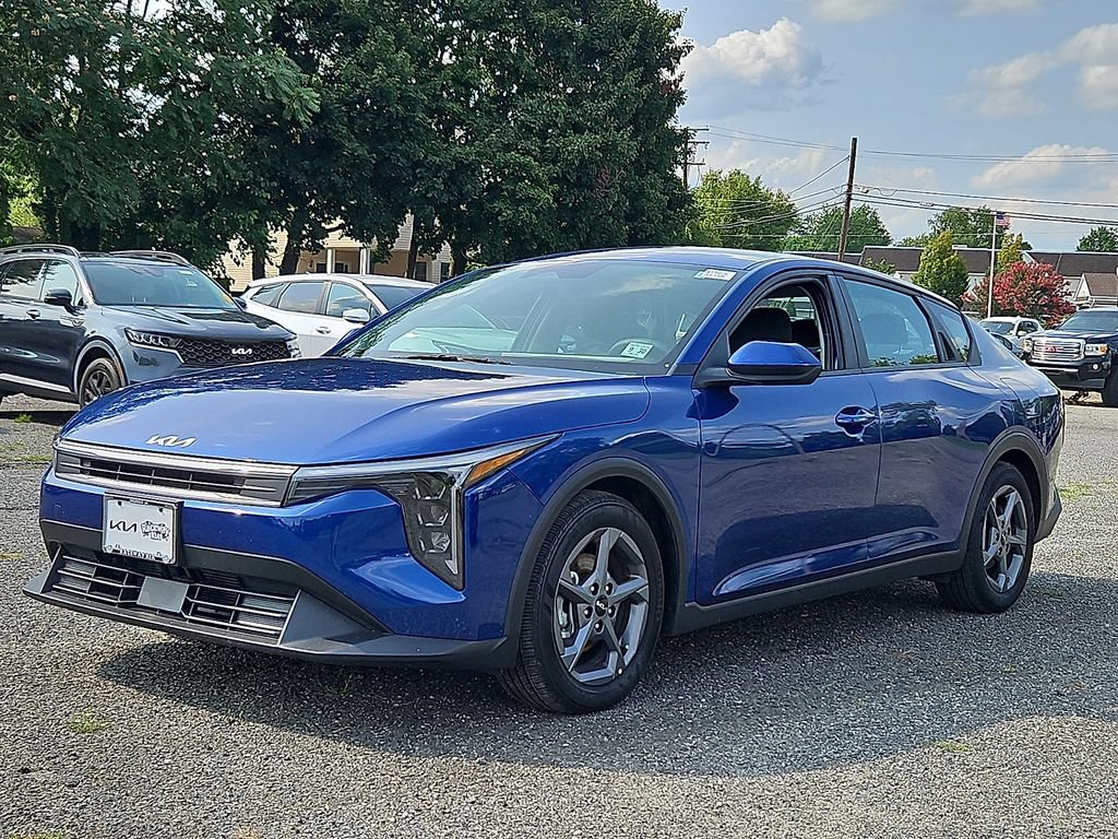 Certified 2025 Kia K4 FWD image 3