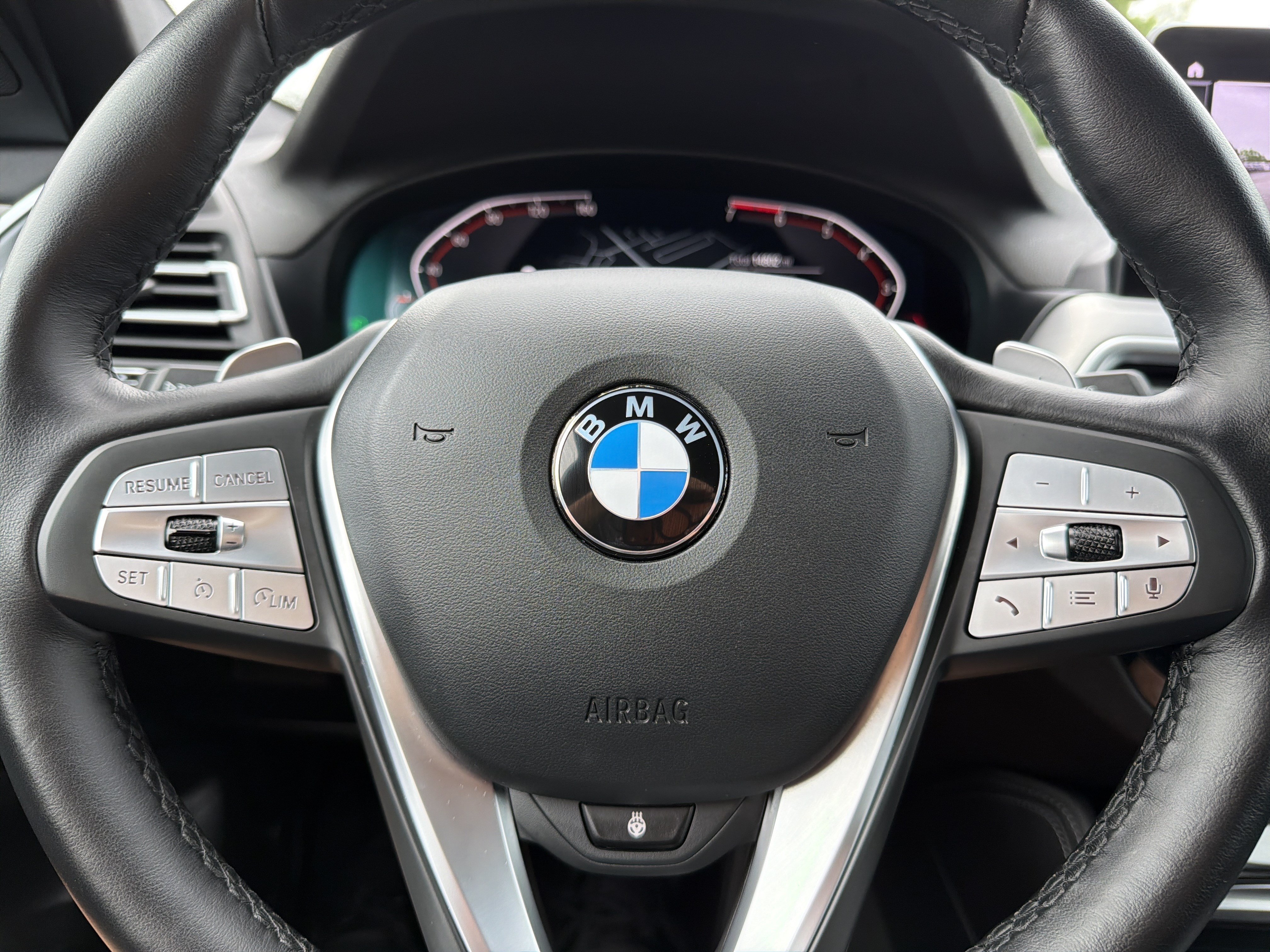 Certified 2025 BMW X4 xDrive30i w/ Premium Package AWD/4WD image 12