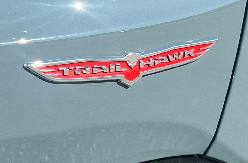 Used 2015 Jeep Renegade Trailhawk w/ Cold Weather Group image 28