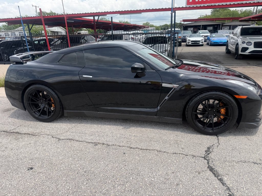 Used 2010 Nissan GT-R Premium AWD/4WD image 14