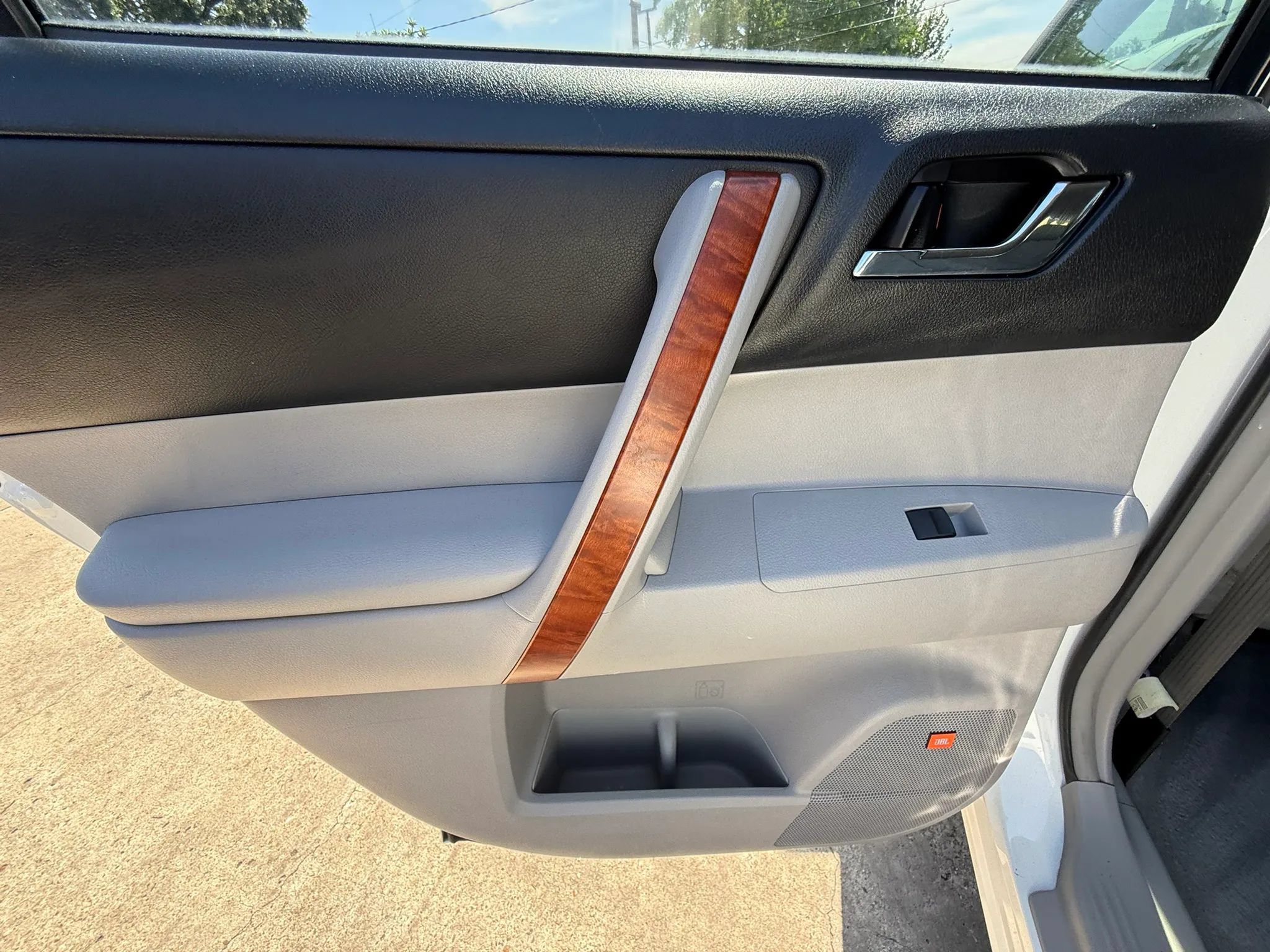 Used 2009 Toyota Highlander Limited FWD image 21