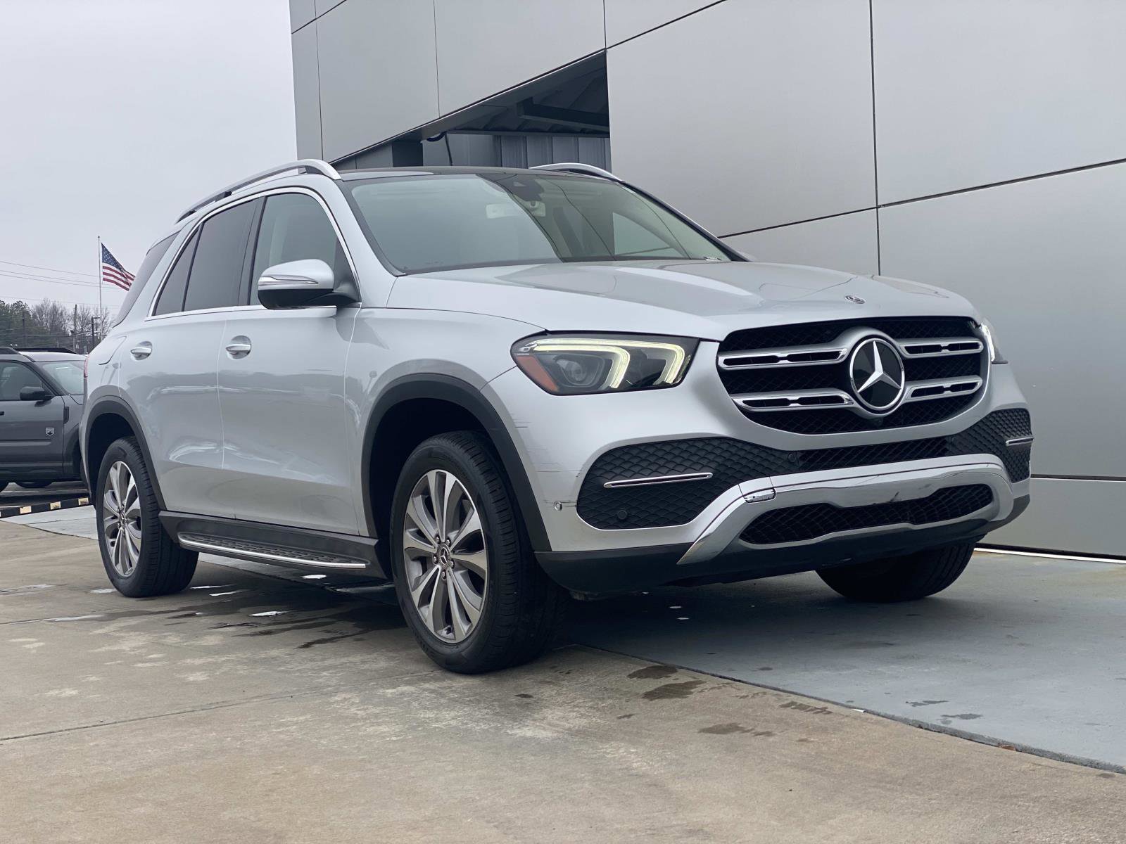 Used 2020 Mercedes-Benz GLE 350 4MATIC image 2
