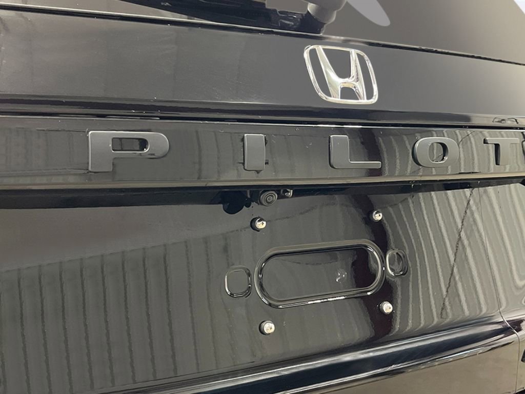 New 2026 Honda Pilot Black Edition image 9