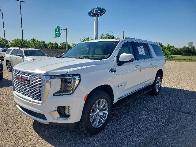 Used 2024 GMC Yukon XL Denali AWD/4WD image 22