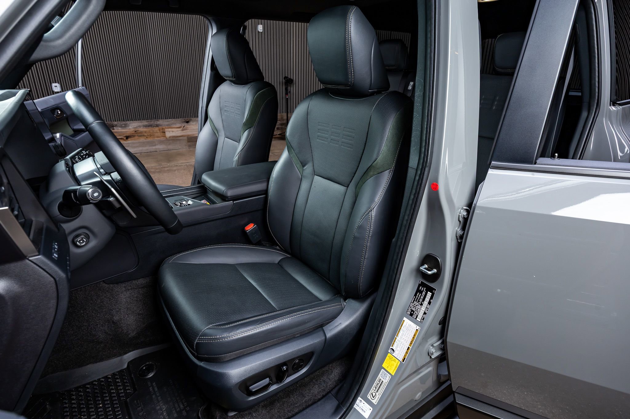 Used 2025 Lexus GX 550 550 Overtrail image 30