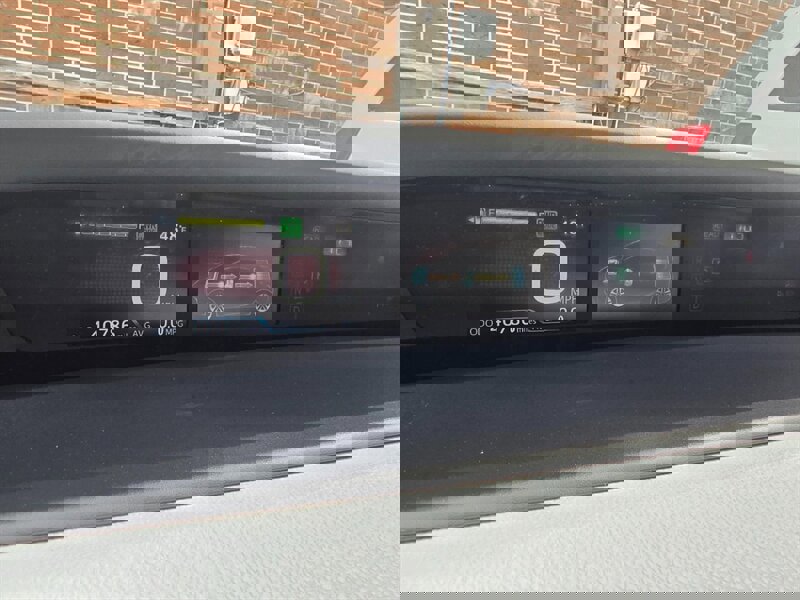 Used 2020 Toyota Prius LE image 16