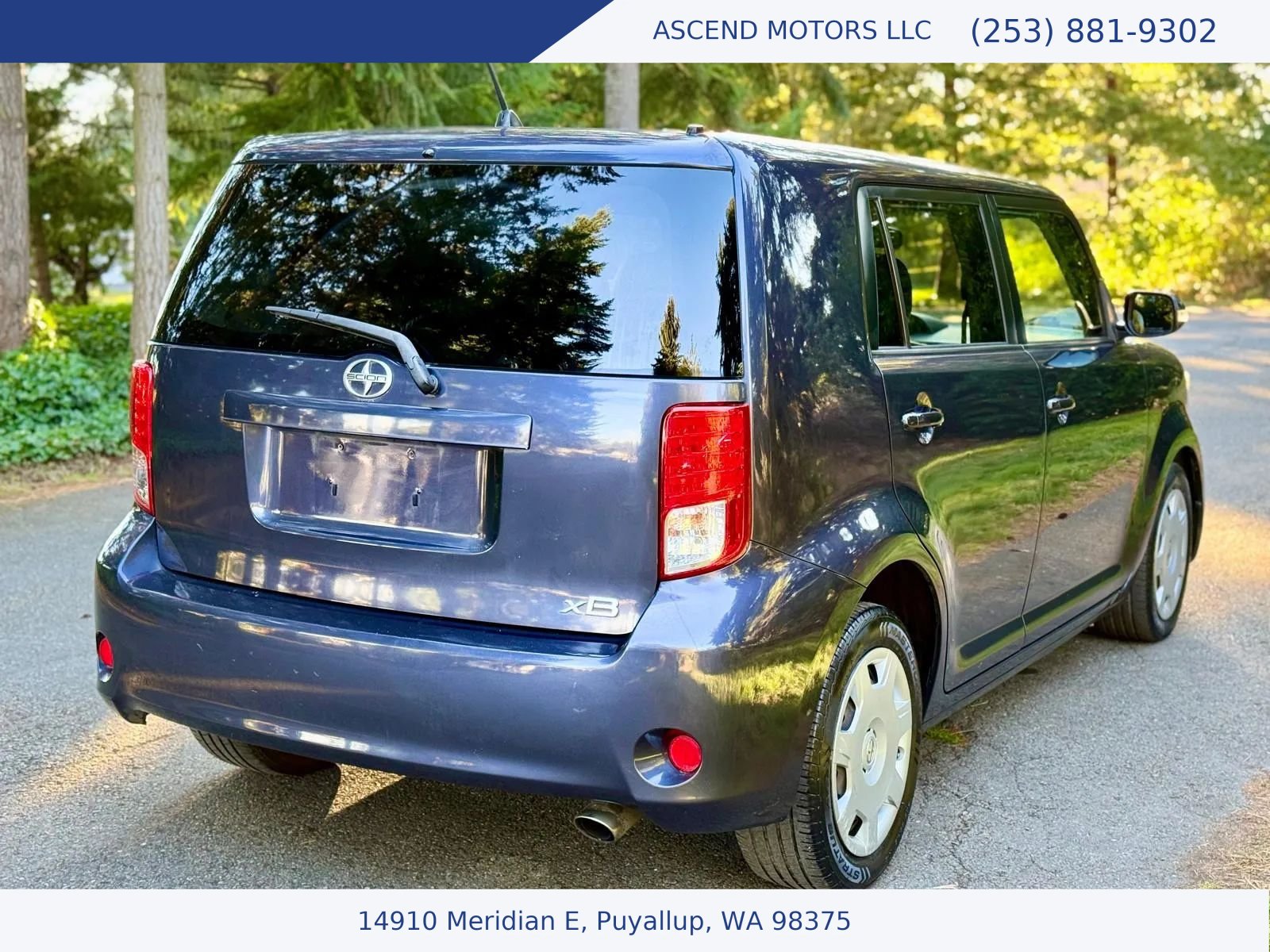 Used 2011 Scion xB FWD image 5