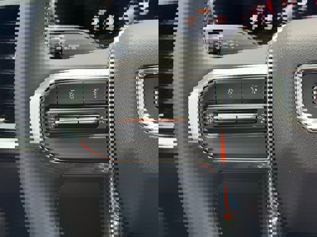 New 2026 GMC Canyon Elevation w/ Convenience Package image 28