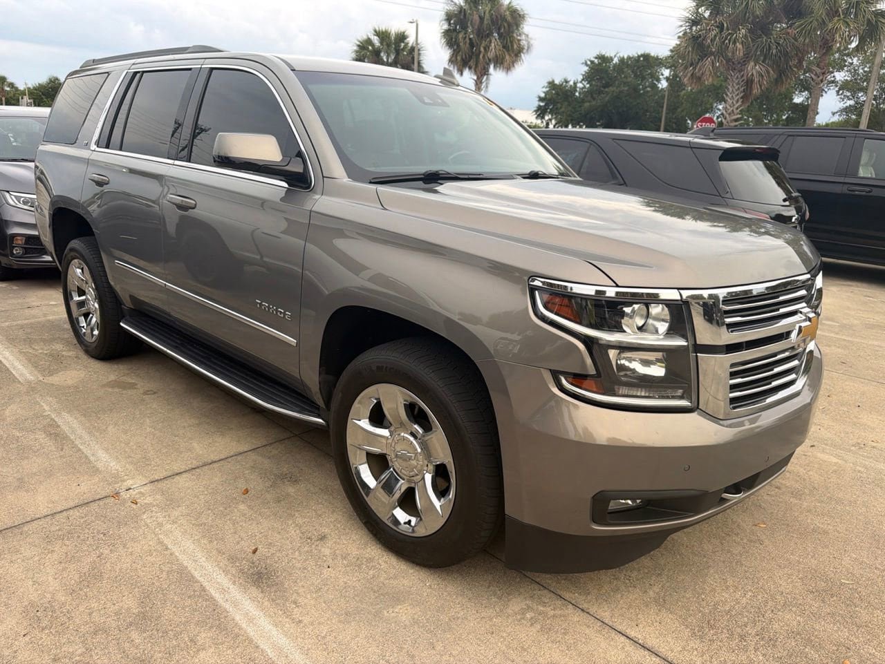 Used 2018 Chevrolet Tahoe LT w/ LT Signature Package RWD image 1