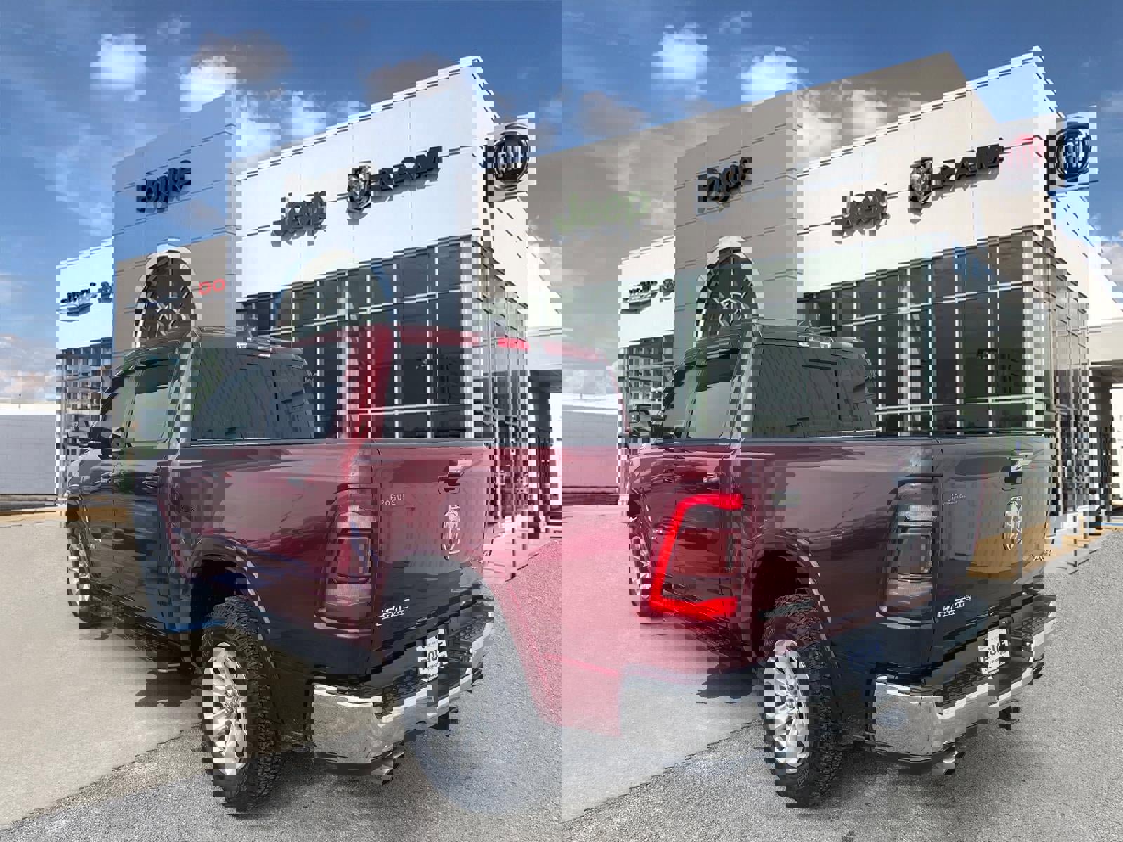 Used 2019 RAM 1500 Laramie image 3