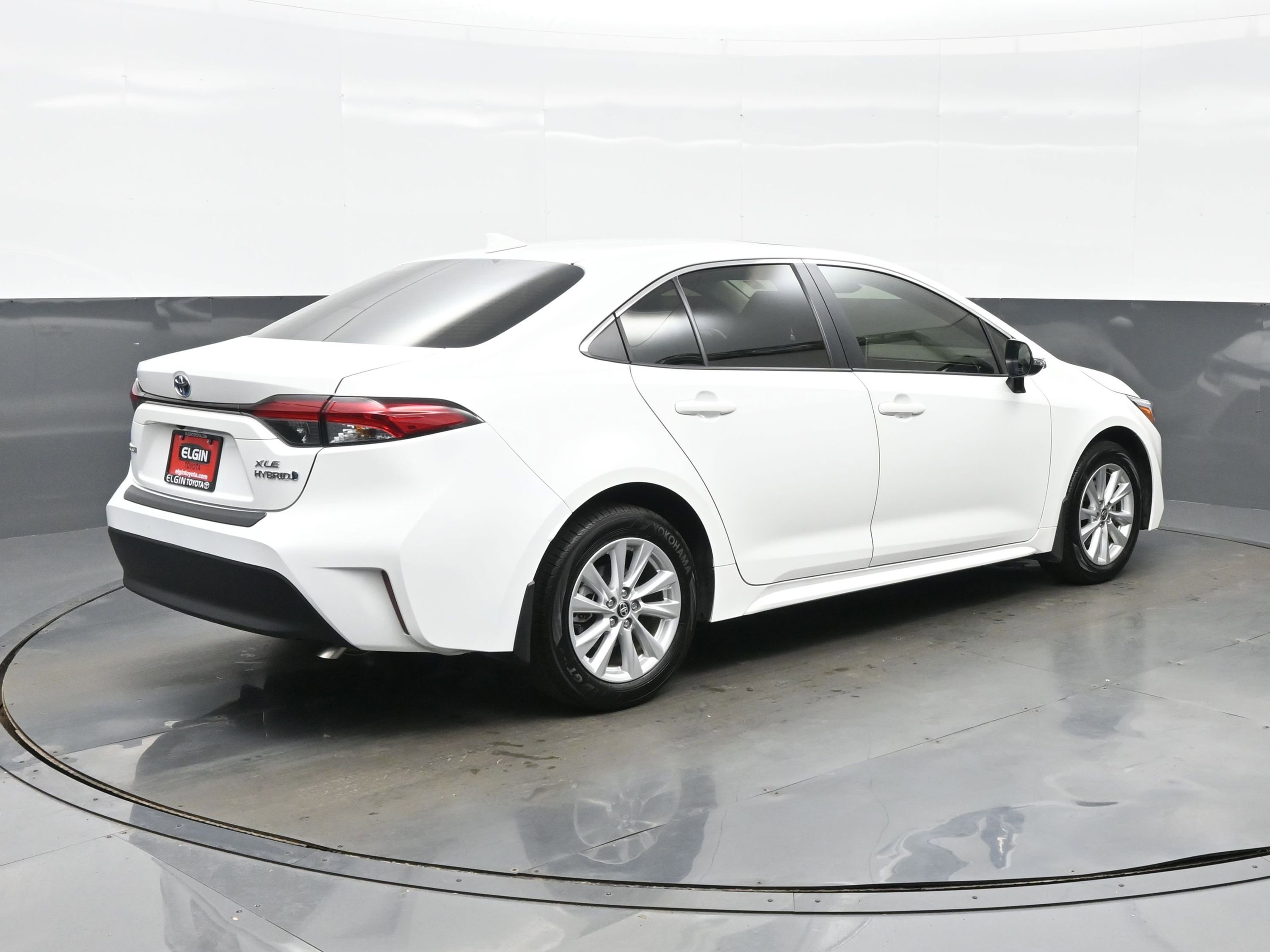 Used 2024 Toyota Corolla XLE FWD image 6