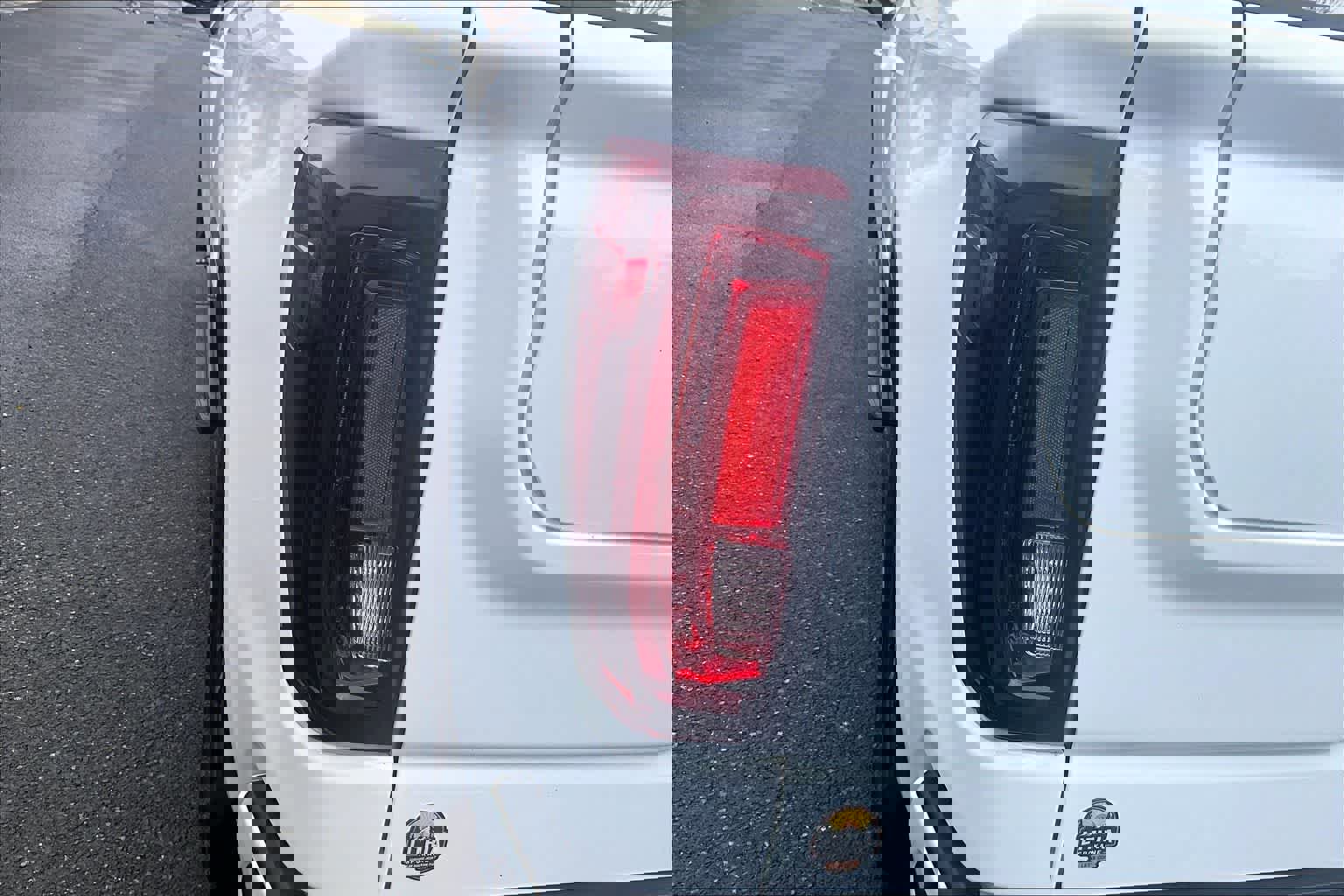 Used 2025 GMC Sierra 1500 AT4 w/ Technology Package image 32