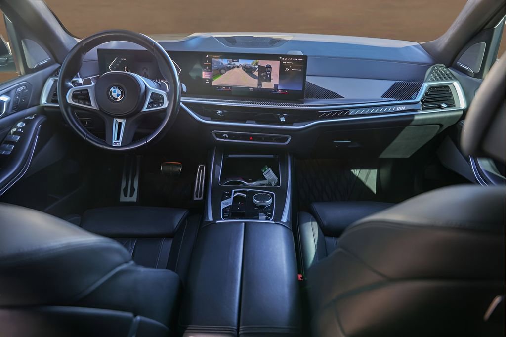 Used 2023 BMW X7 M60i w/ Climate Comfort Package image 28