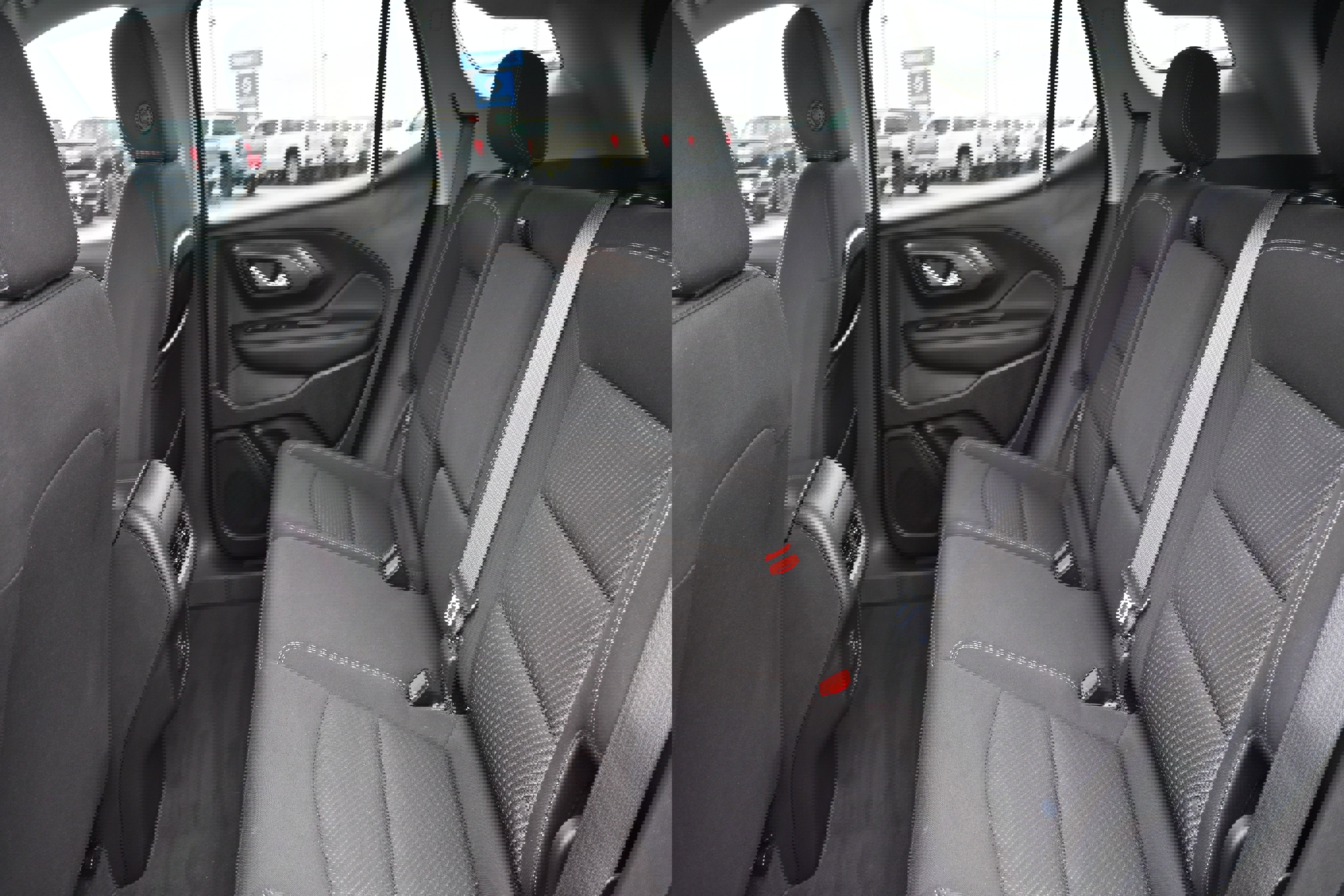 Used 2023 GMC Terrain SLE image 15