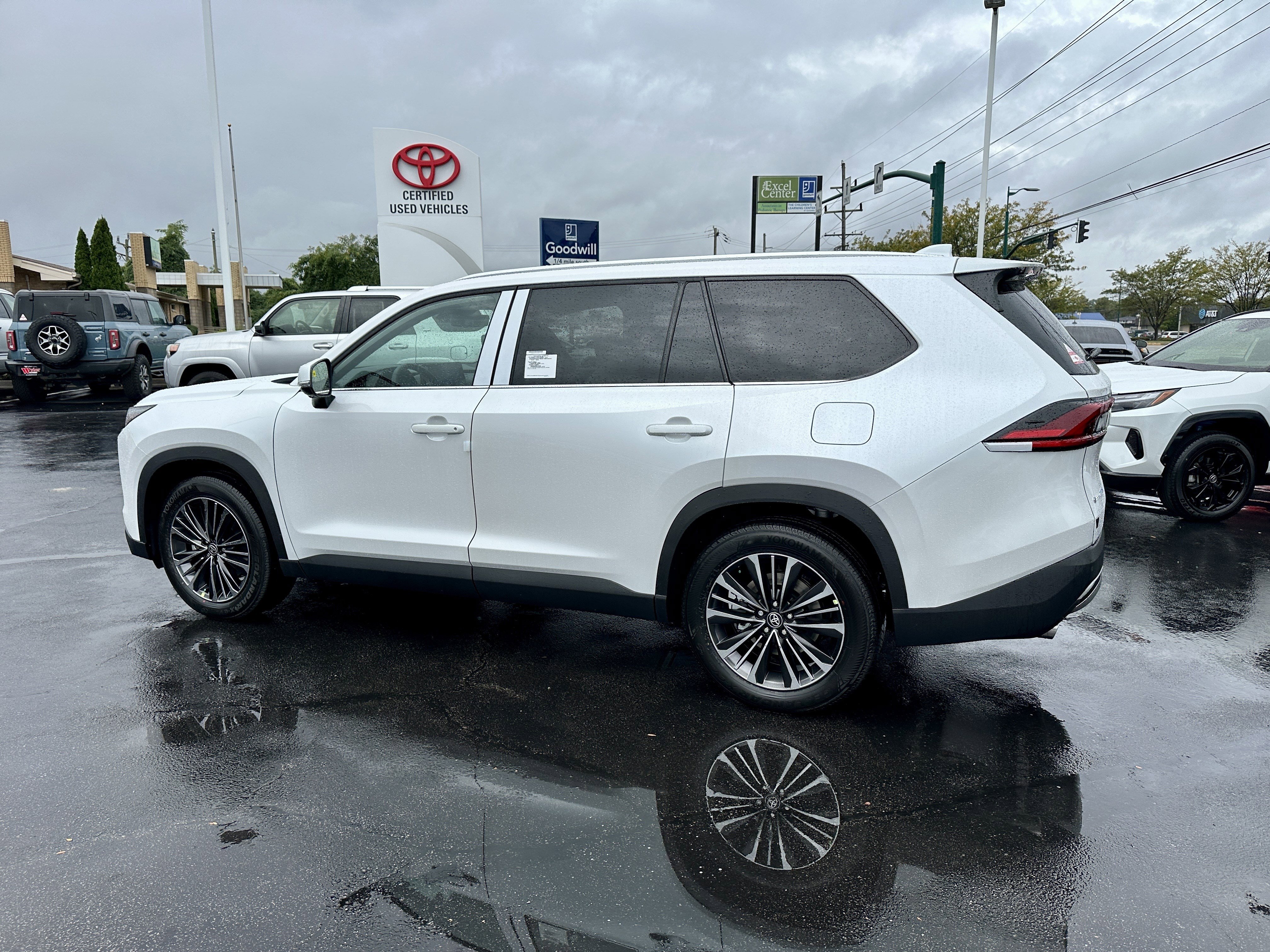 New 2026 Toyota Grand Highlander AWD Hybrid image 17