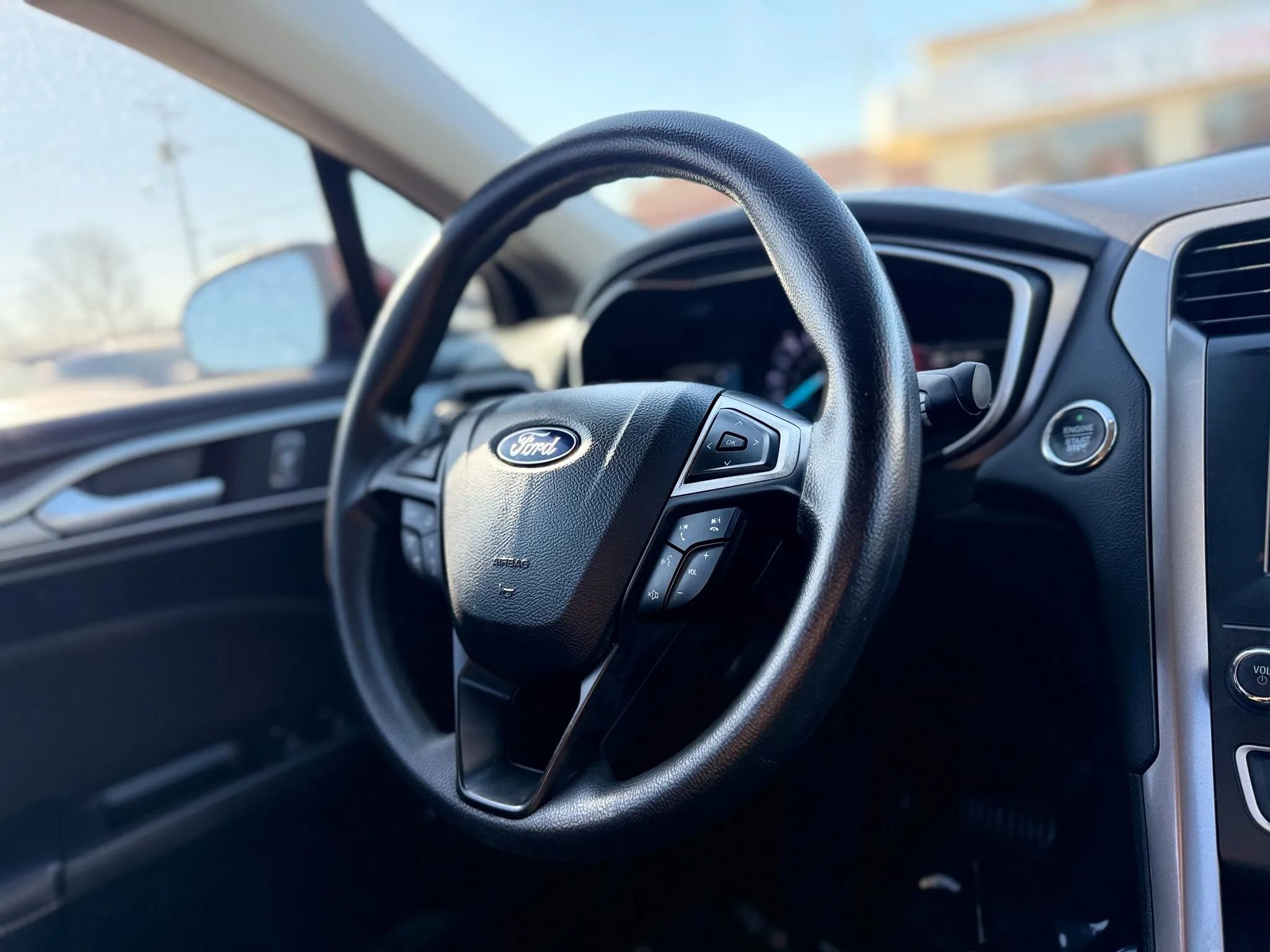 Used 2019 Ford Fusion SE FWD image 24