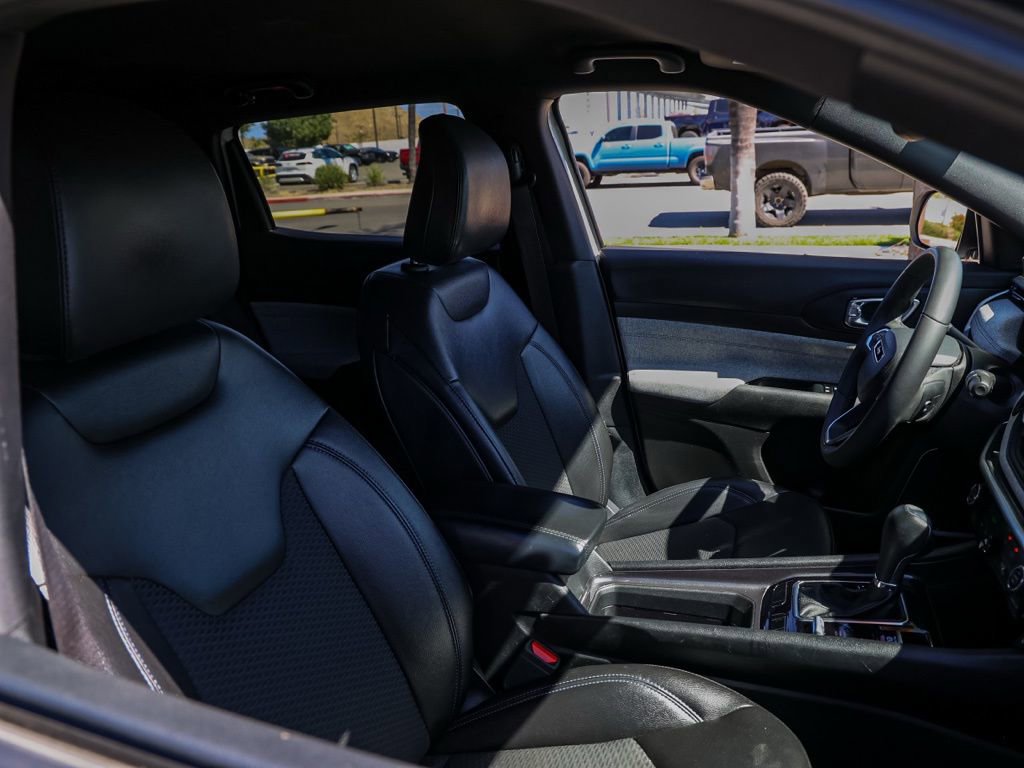 Used 2024 Jeep Compass Latitude image 21