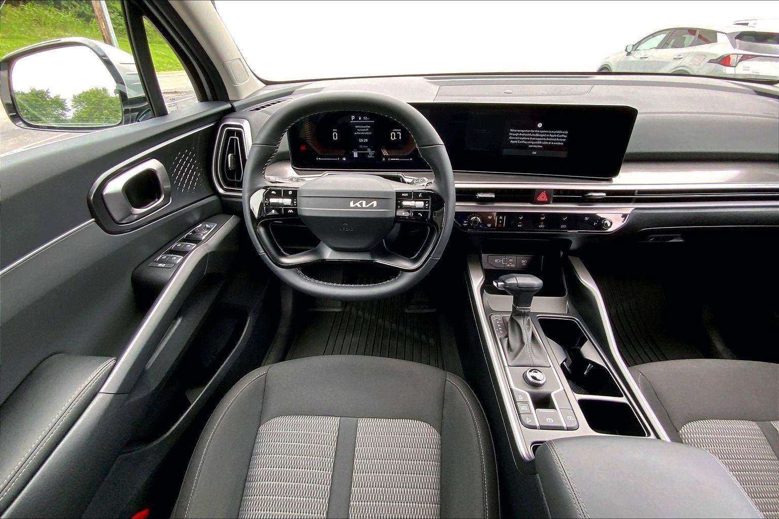 Used 2026 Kia Sorento LX FWD image 5