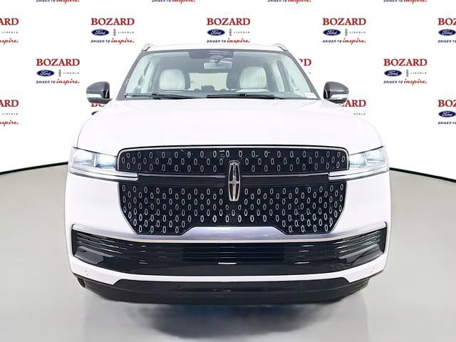 New 2026 Lincoln Navigator Premiere AWD/4WD image 3
