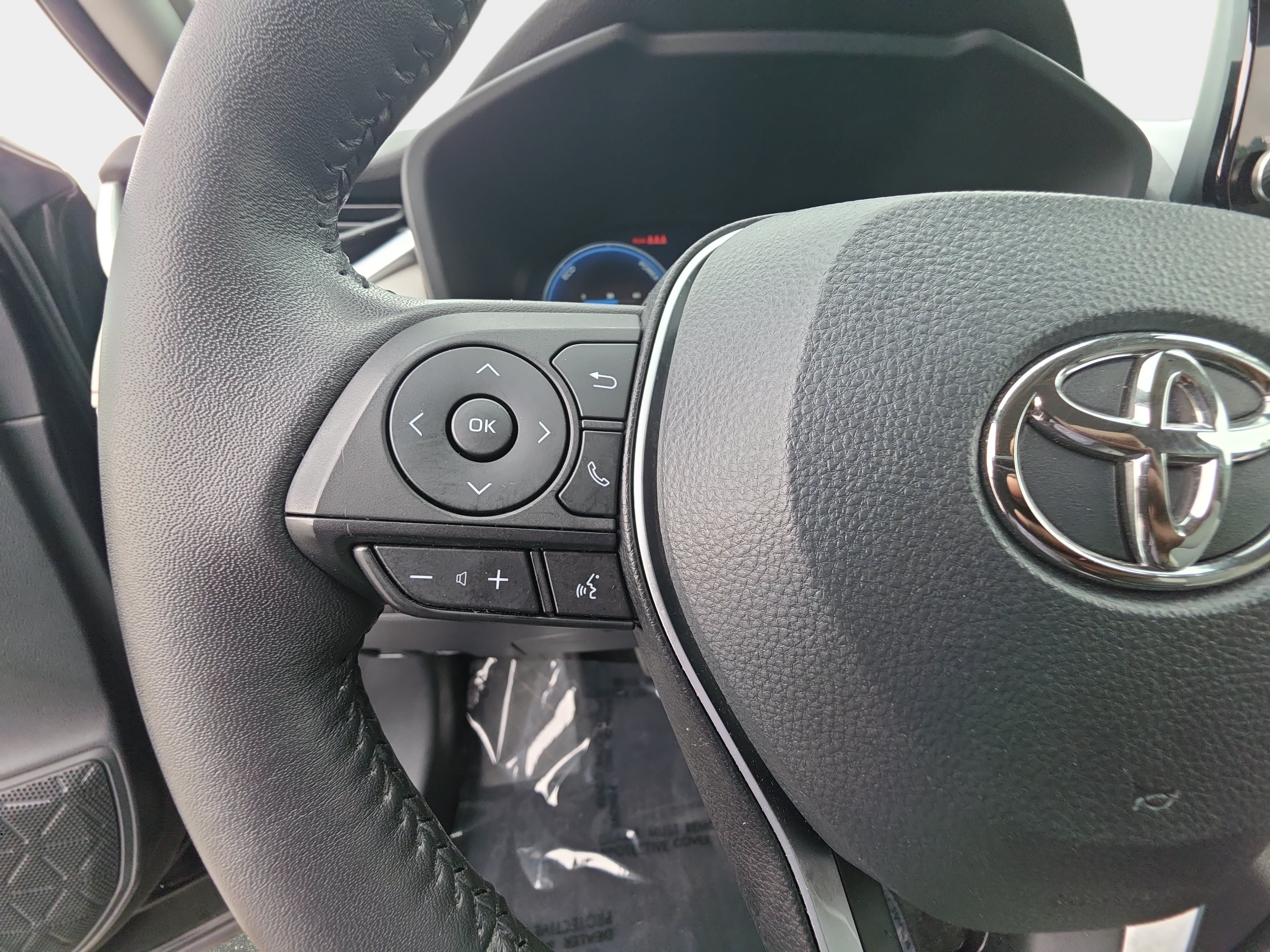 Used 2023 Toyota RAV4 Limited AWD/4WD image 17