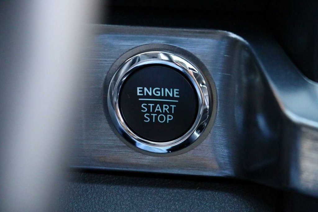 Certified 2025 Ford F350 Lariat w/ Lariat Ultimate Package image 16