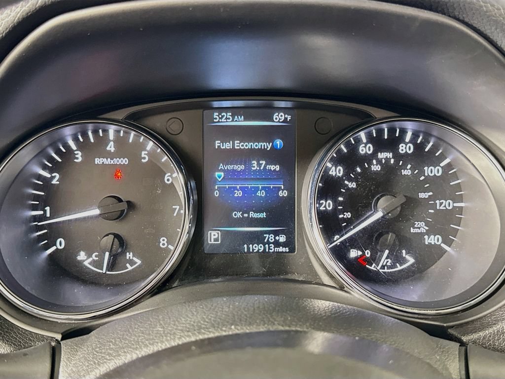 Used 2017 Nissan Rogue SV AWD/4WD image 32