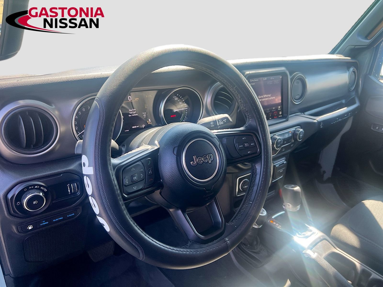 Used 2023 Jeep Wrangler Unlimited w/ Cold Weather Group image 11